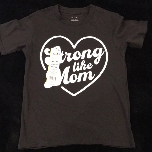 Celebrate it Youth T-shirt “Strong like Mom” - Picture 1 of 5